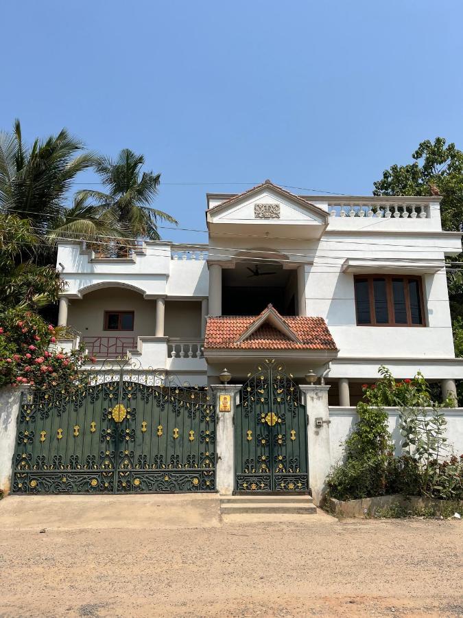 Tulip Villa 3Bhk 2Bhk And 1Bhk Located Near Chunnambar Boat House And Paradise Beach Purnankuppam Exterior photo