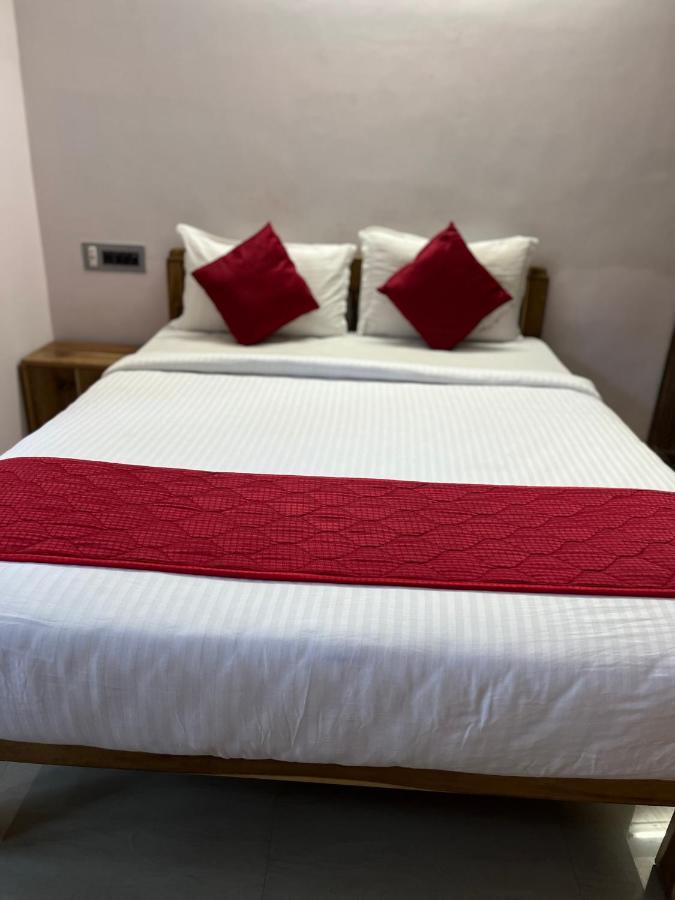 Tulip Villa 3Bhk 2Bhk And 1Bhk Located Near Chunnambar Boat House And Paradise Beach Purnankuppam Exterior photo